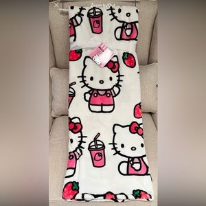 NEW VIRAL HELLO KITTY STRAWBERRY THROW
